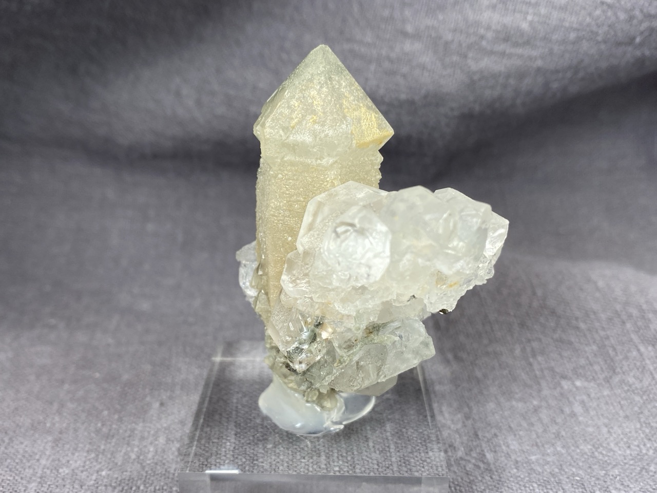 Fluorit, křemen - Obrázek 4