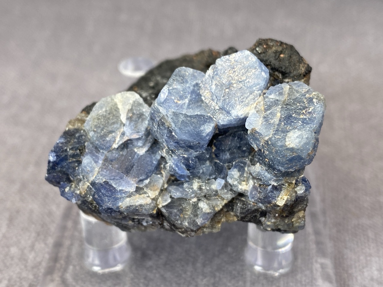 Corundum - sapphire - Image 9
