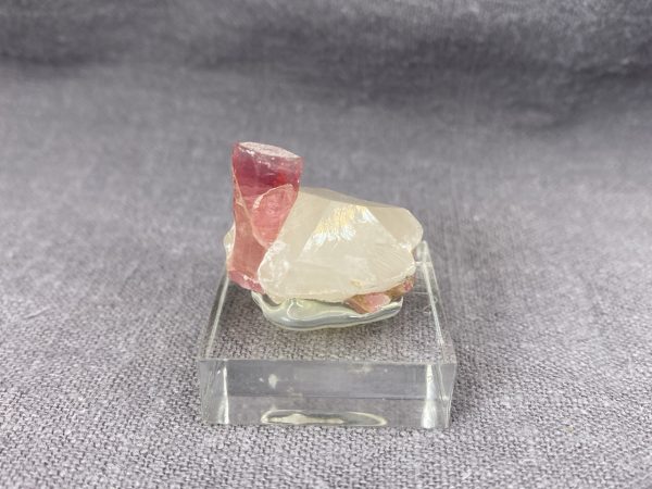 Rubellite, quartz