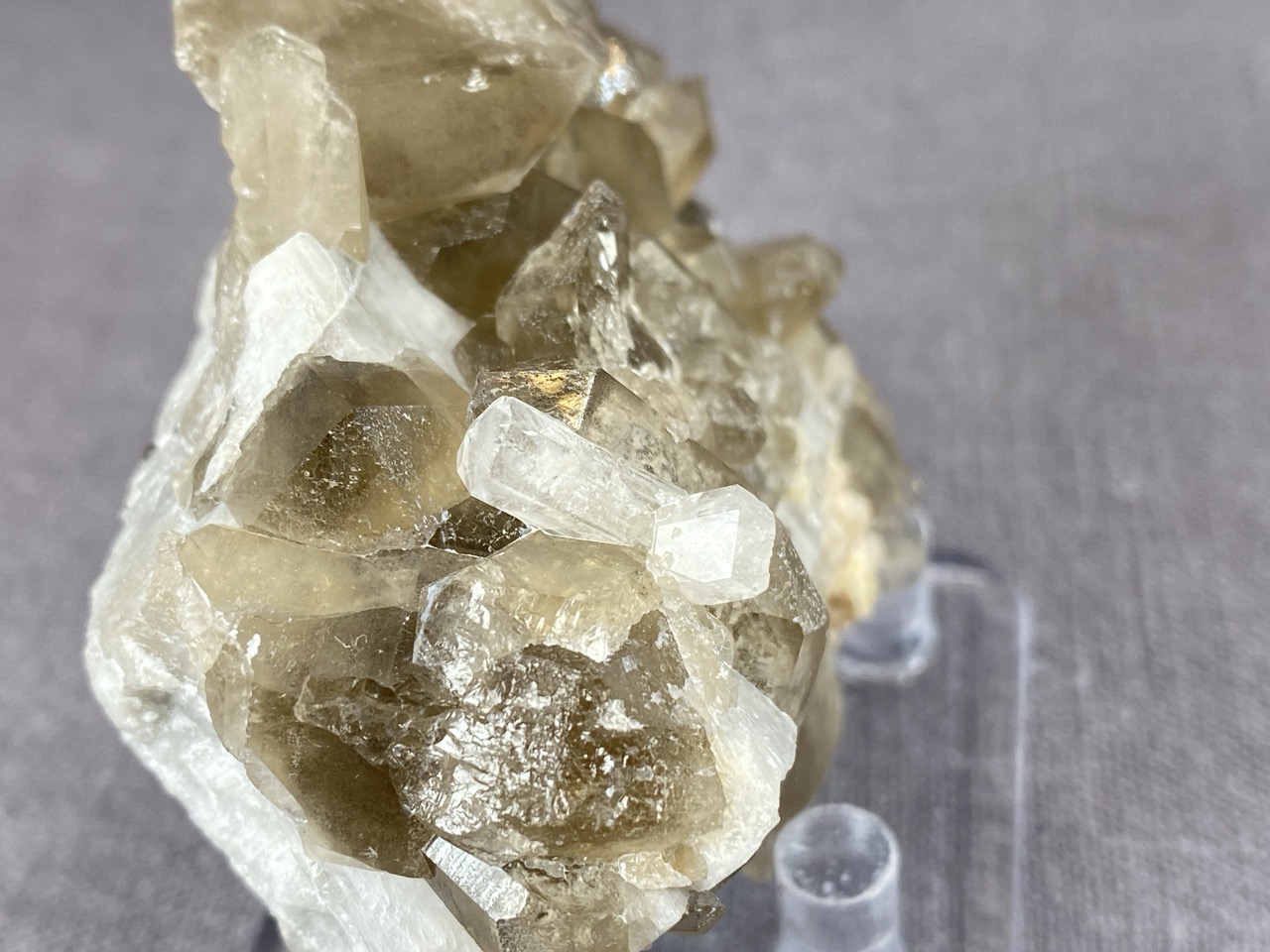 Fenakit, danburit, záhněda - Obrázek 10