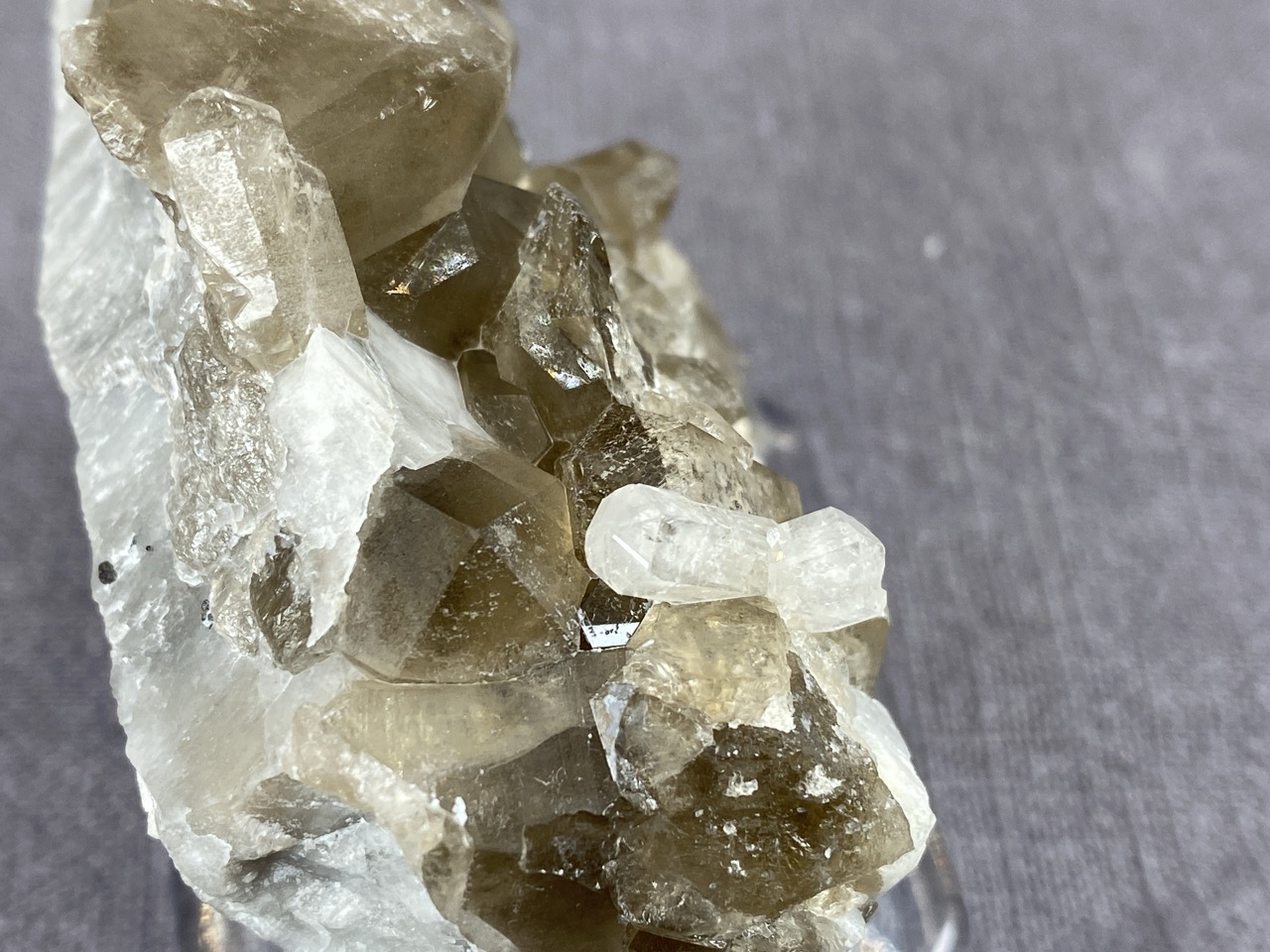 Fenakit, danburit, záhněda - Obrázek 11