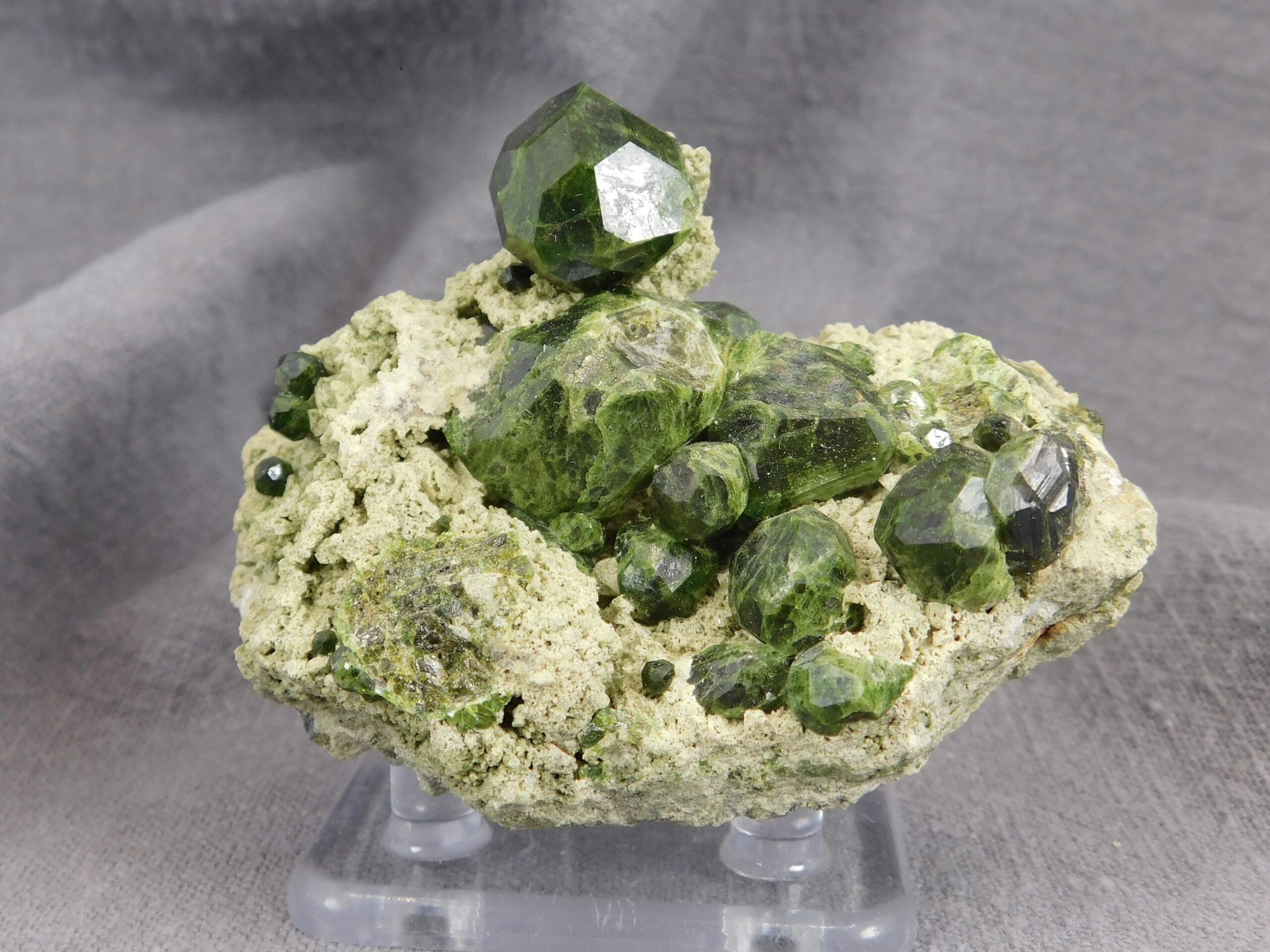 Andradit, var. Demantoid