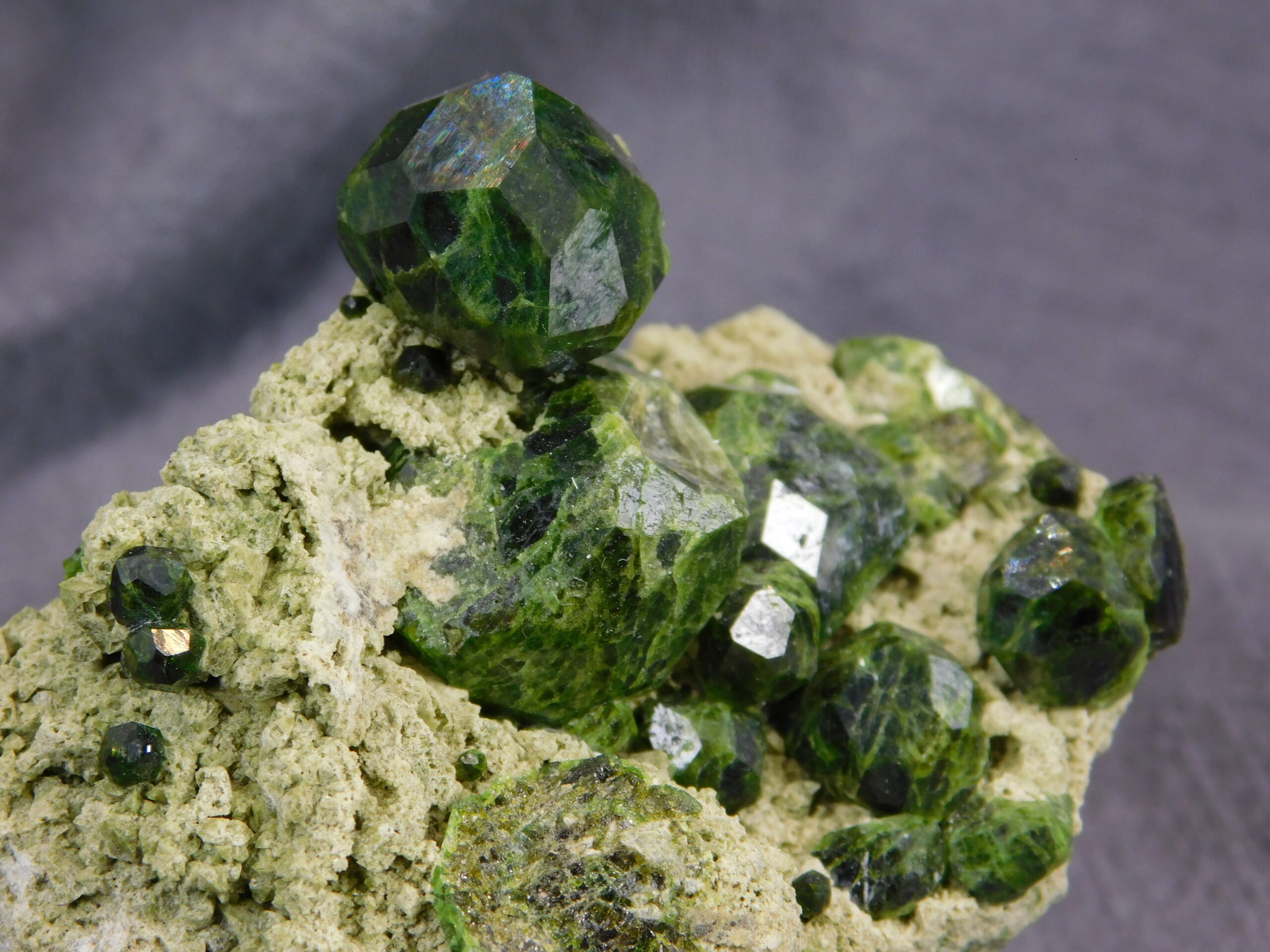Andradit, var. Demantoid - Obrázek 4