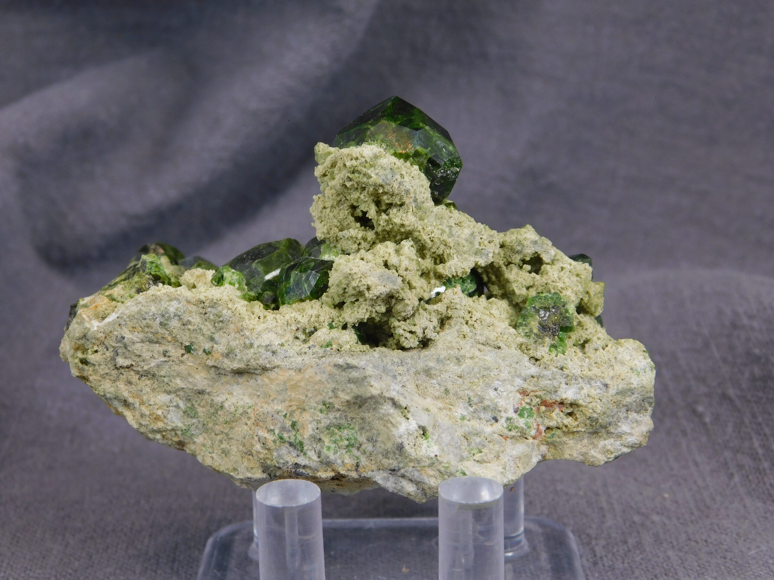 Andradit, var. Demantoid - Obrázek 8