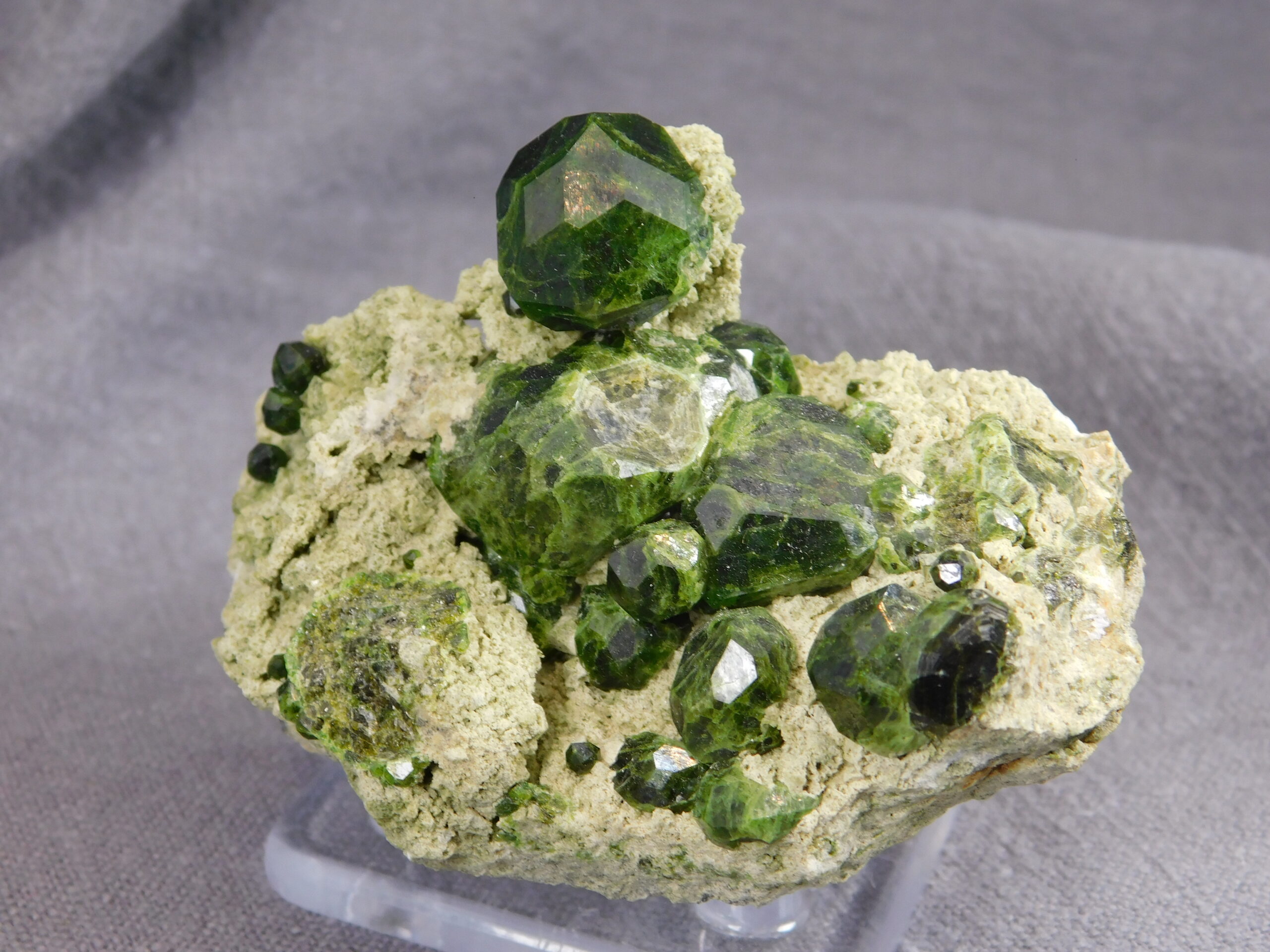 Andradit, var. Demantoid - Obrázek 9