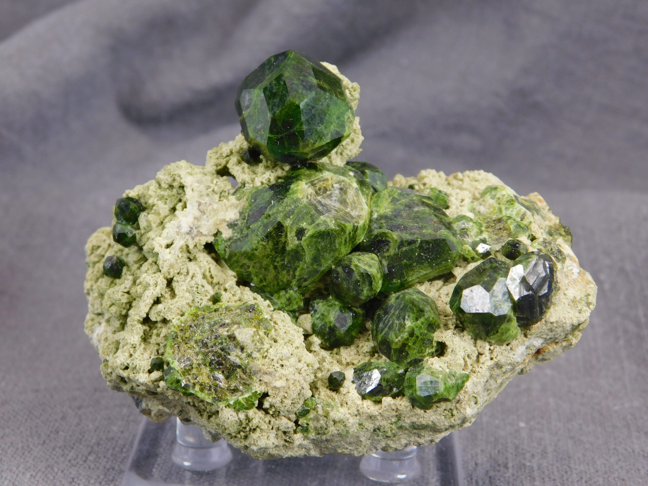 Andradit, var. Demantoid - Obrázek 10