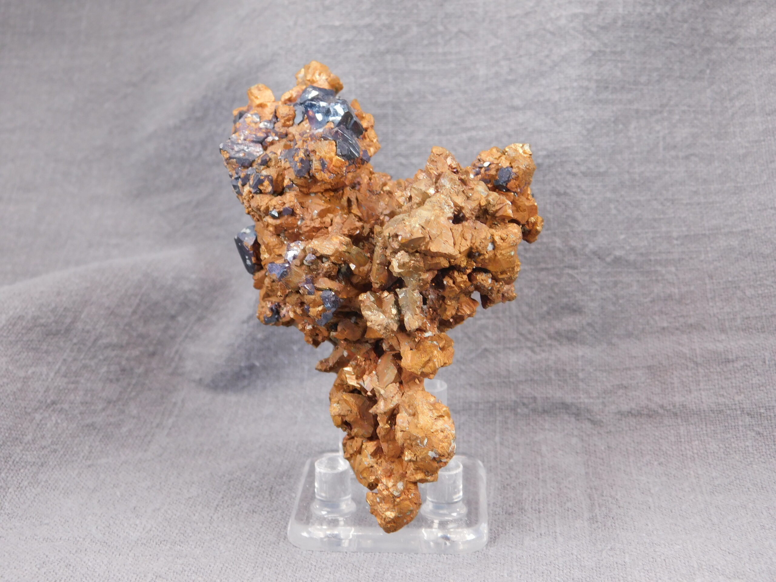 Copper, cuprite, pseud. copper after cuprite