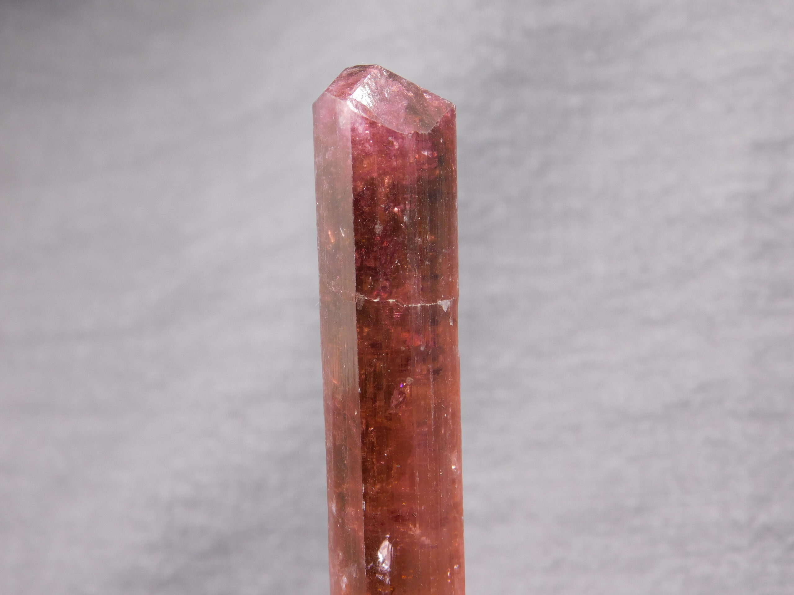 Turmalín var. rubelit - Obrázek 3