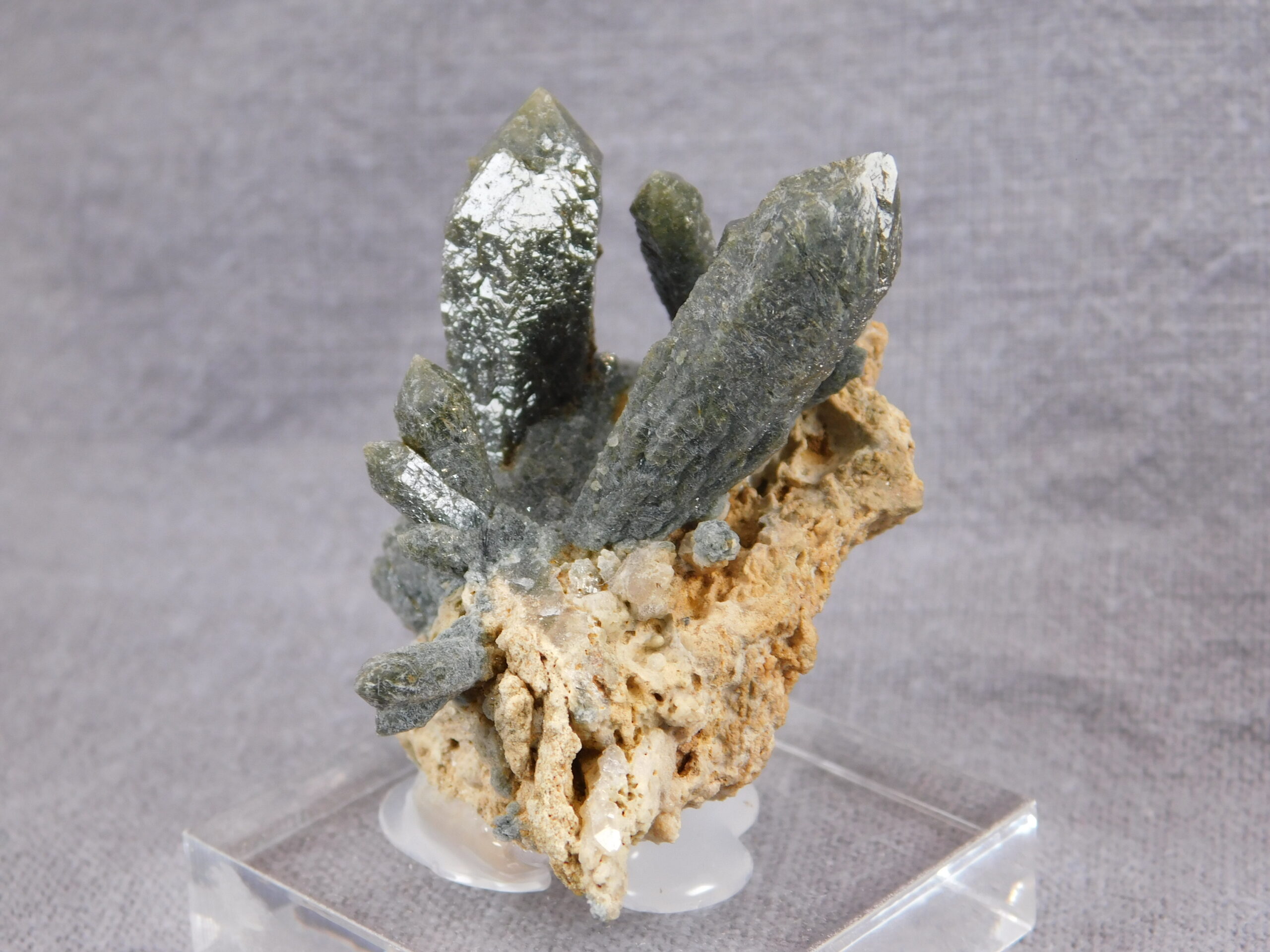 Křemen s inkluzemi aktinolitu (prasem) - Obrázek 4