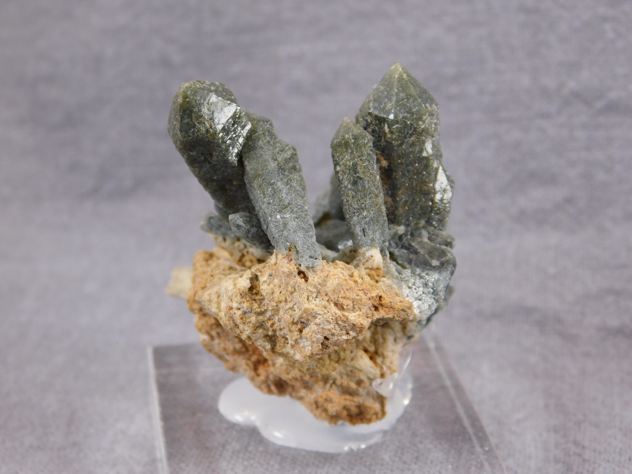 Křemen s inkluzemi aktinolitu (prasem) - Obrázek 5