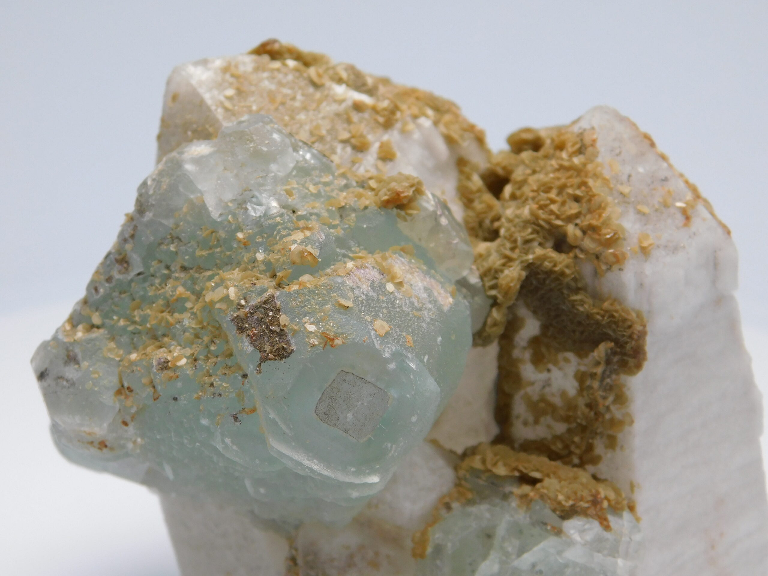 Fluorite, quartz - Image 13