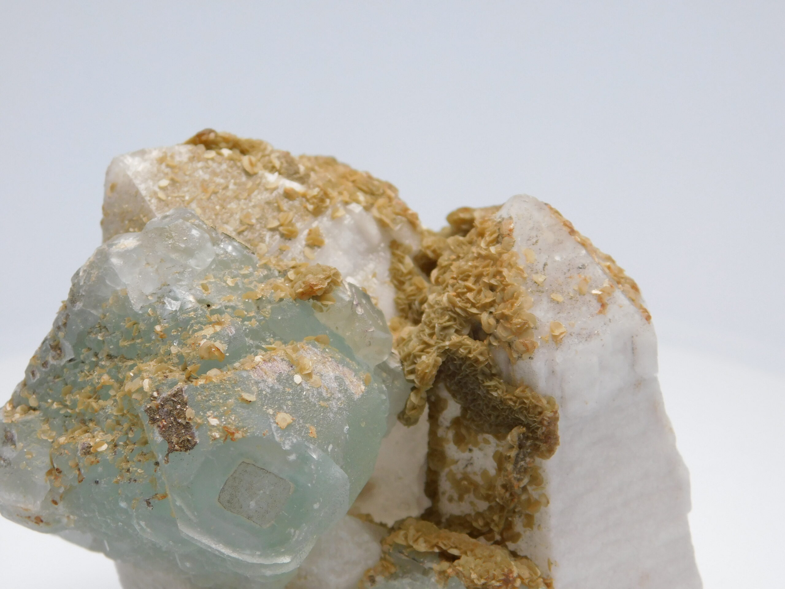 Fluorite, quartz - Image 14