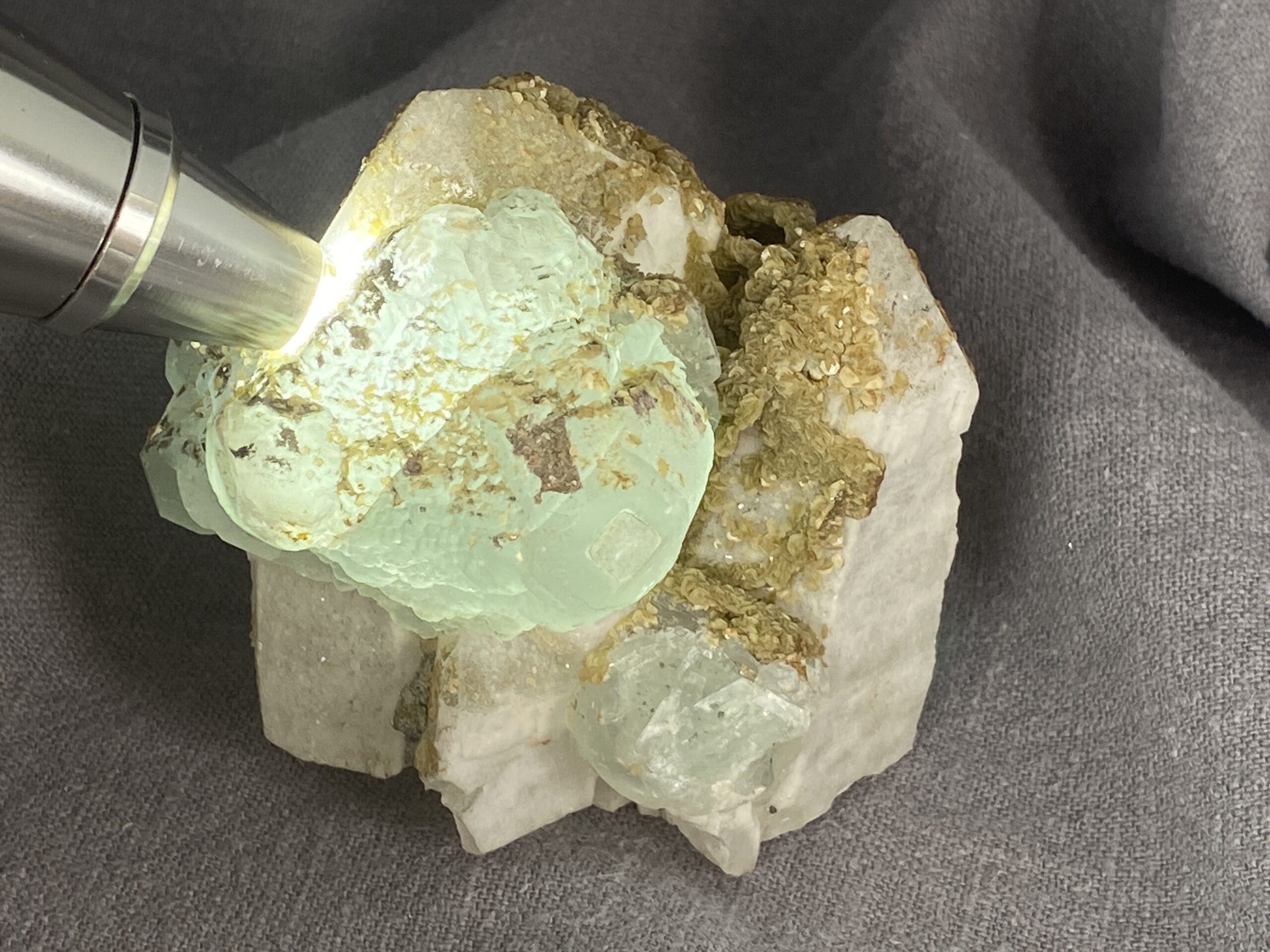 Fluorite, quartz - Image 15