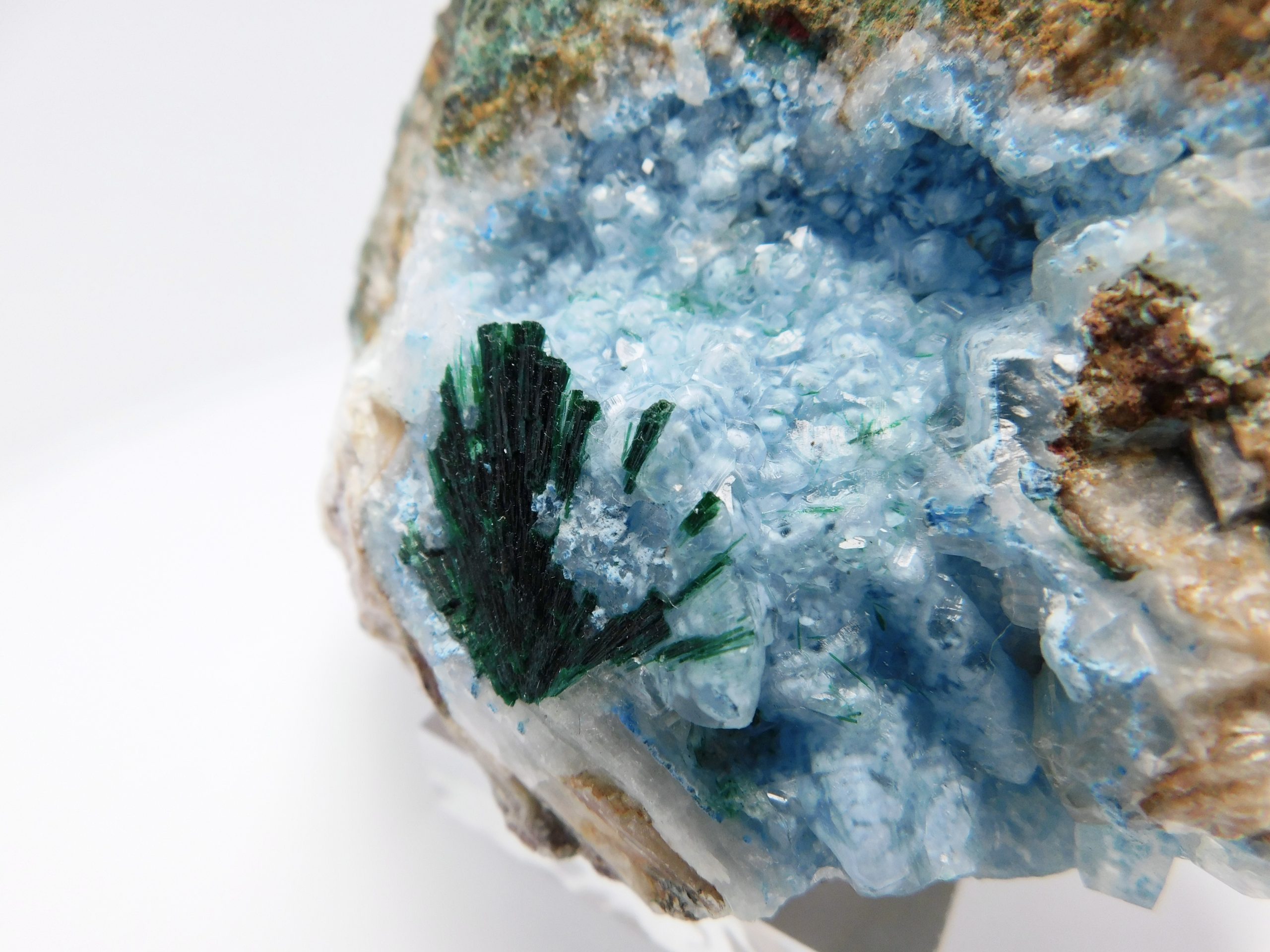Shattuckite in calcite, malachite - Image 5