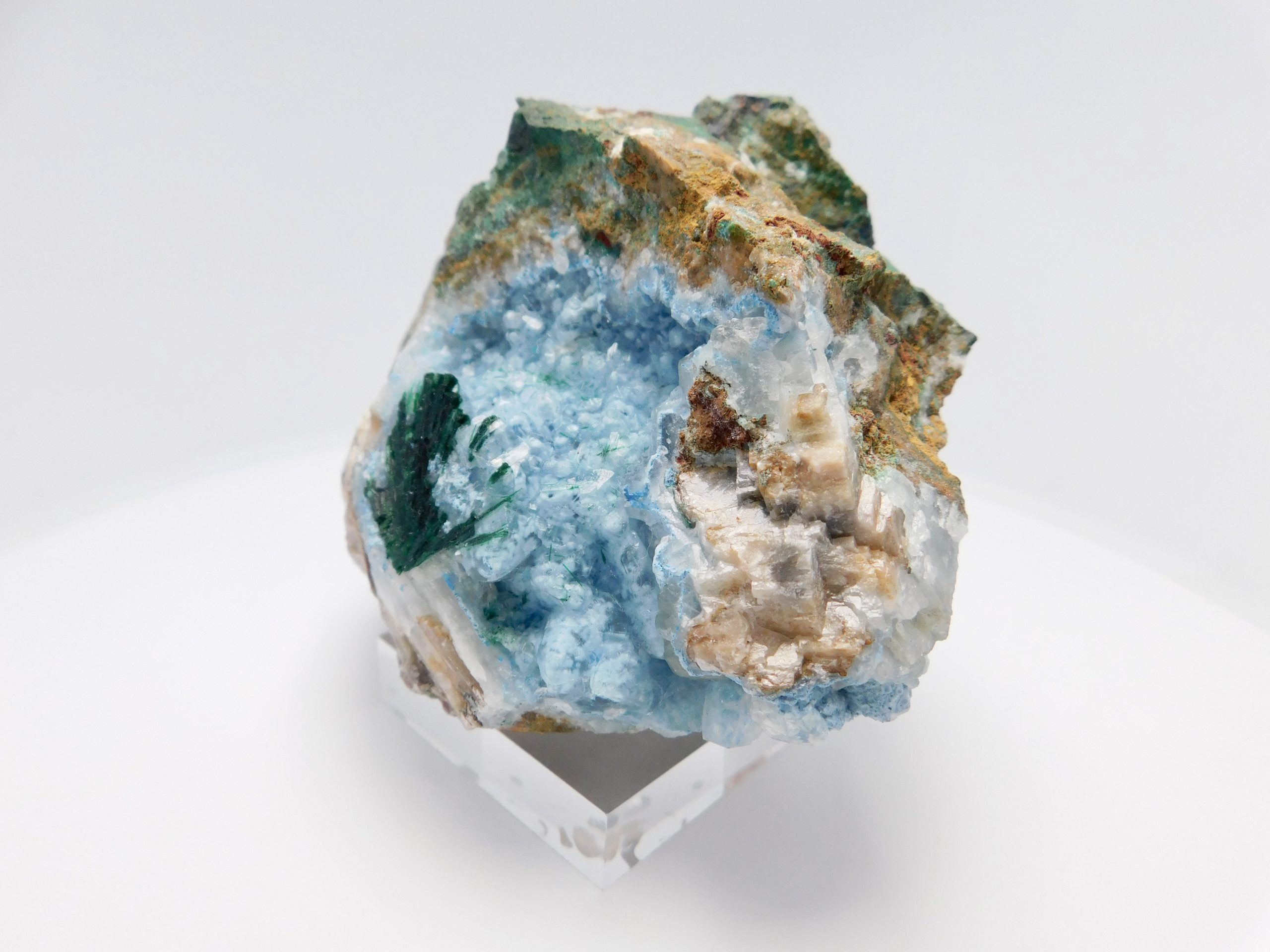 Shattuckite in calcite, malachite - Image 7