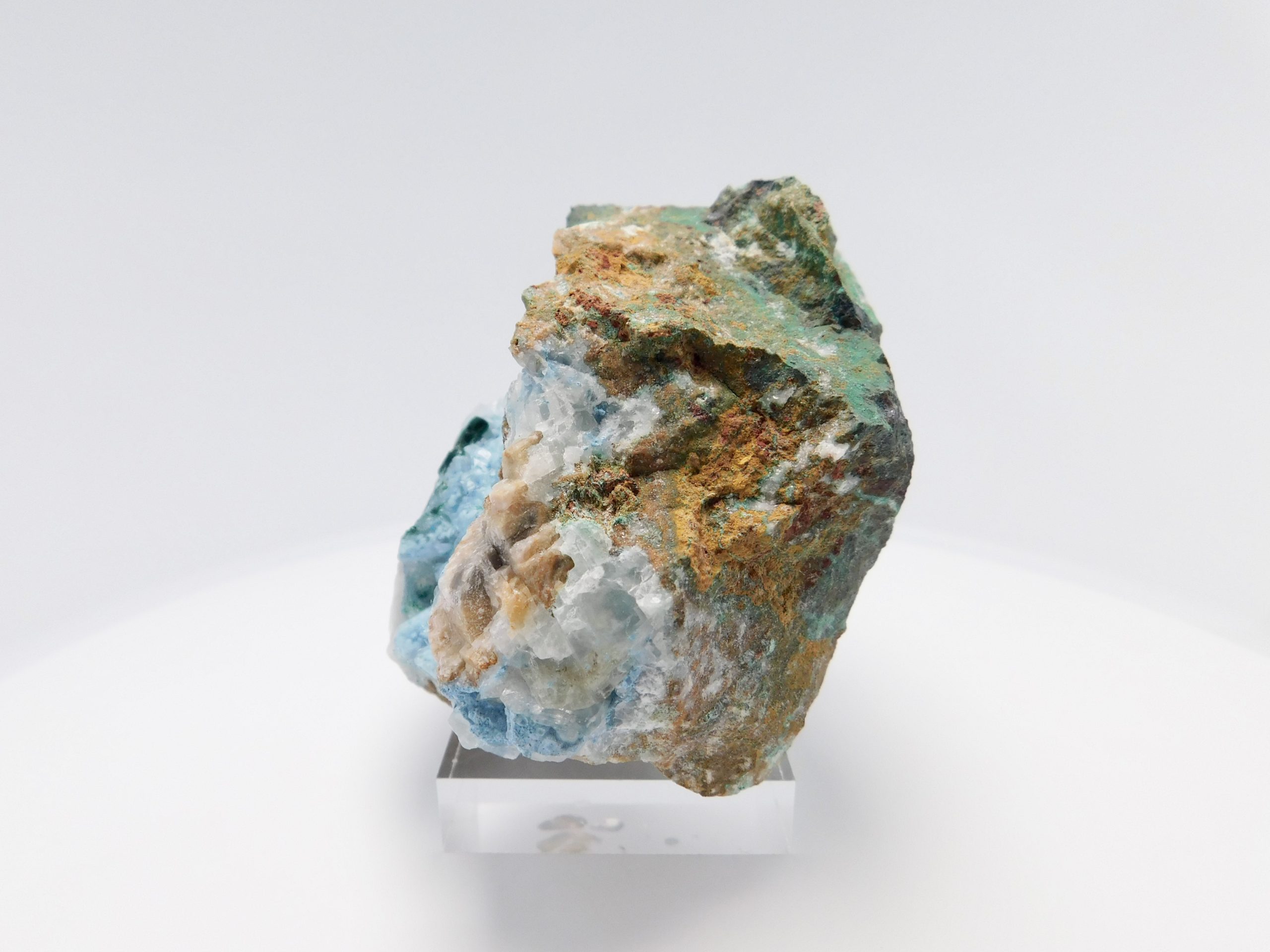Shattuckite in calcite, malachite - Image 8