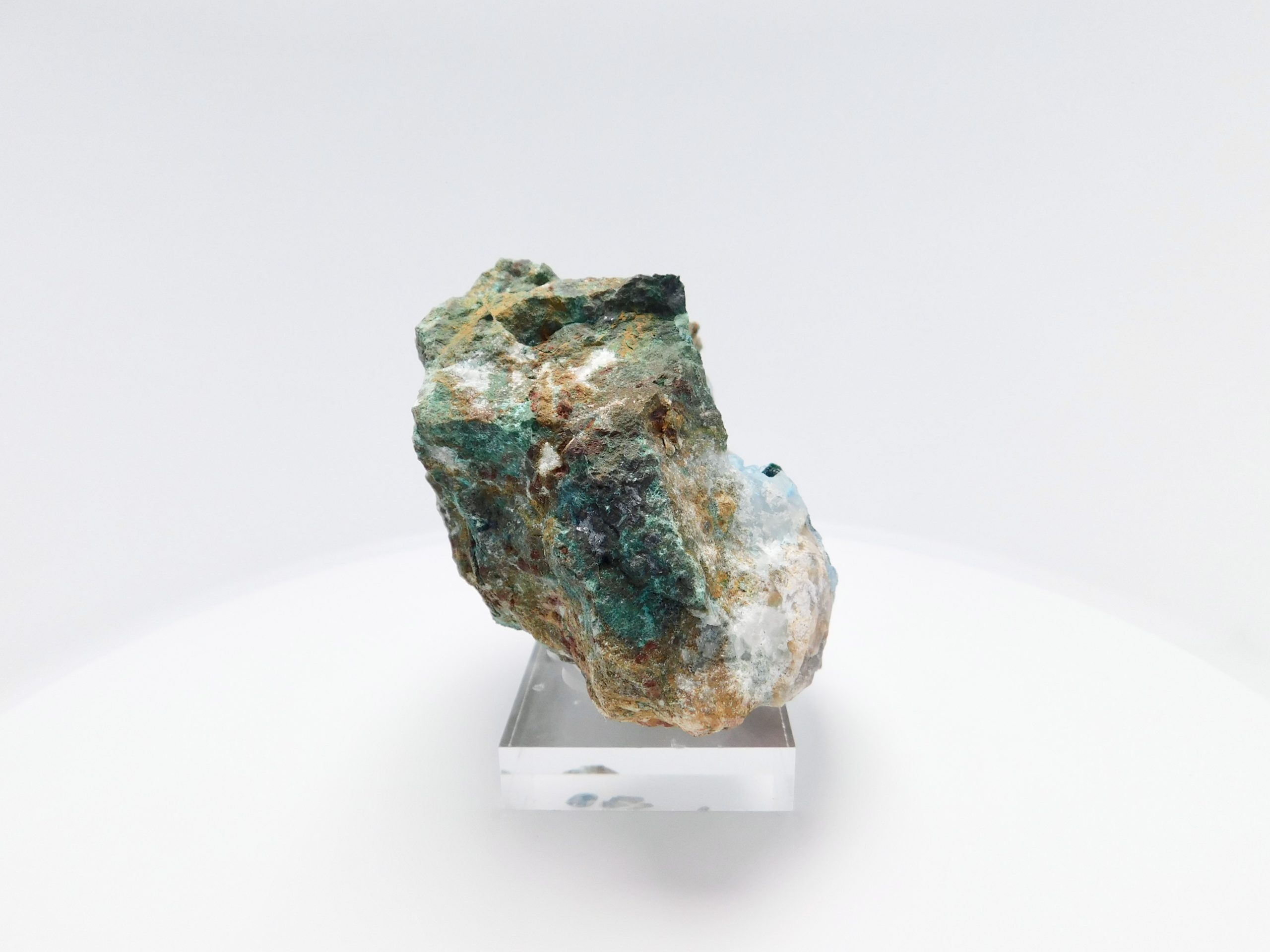 Shattuckite in calcite, malachite - Image 12