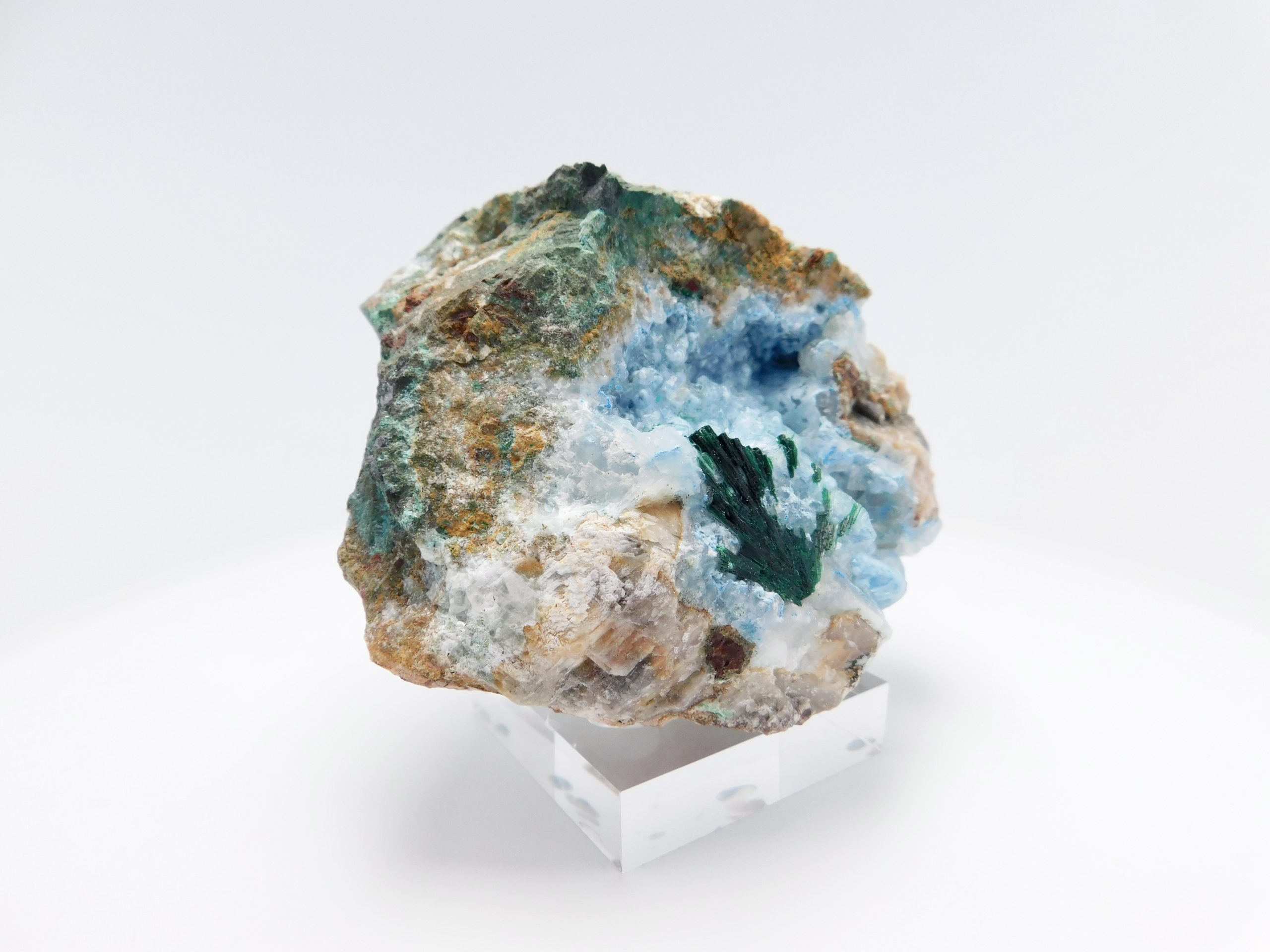 Shattuckite in calcite, malachite - Image 13