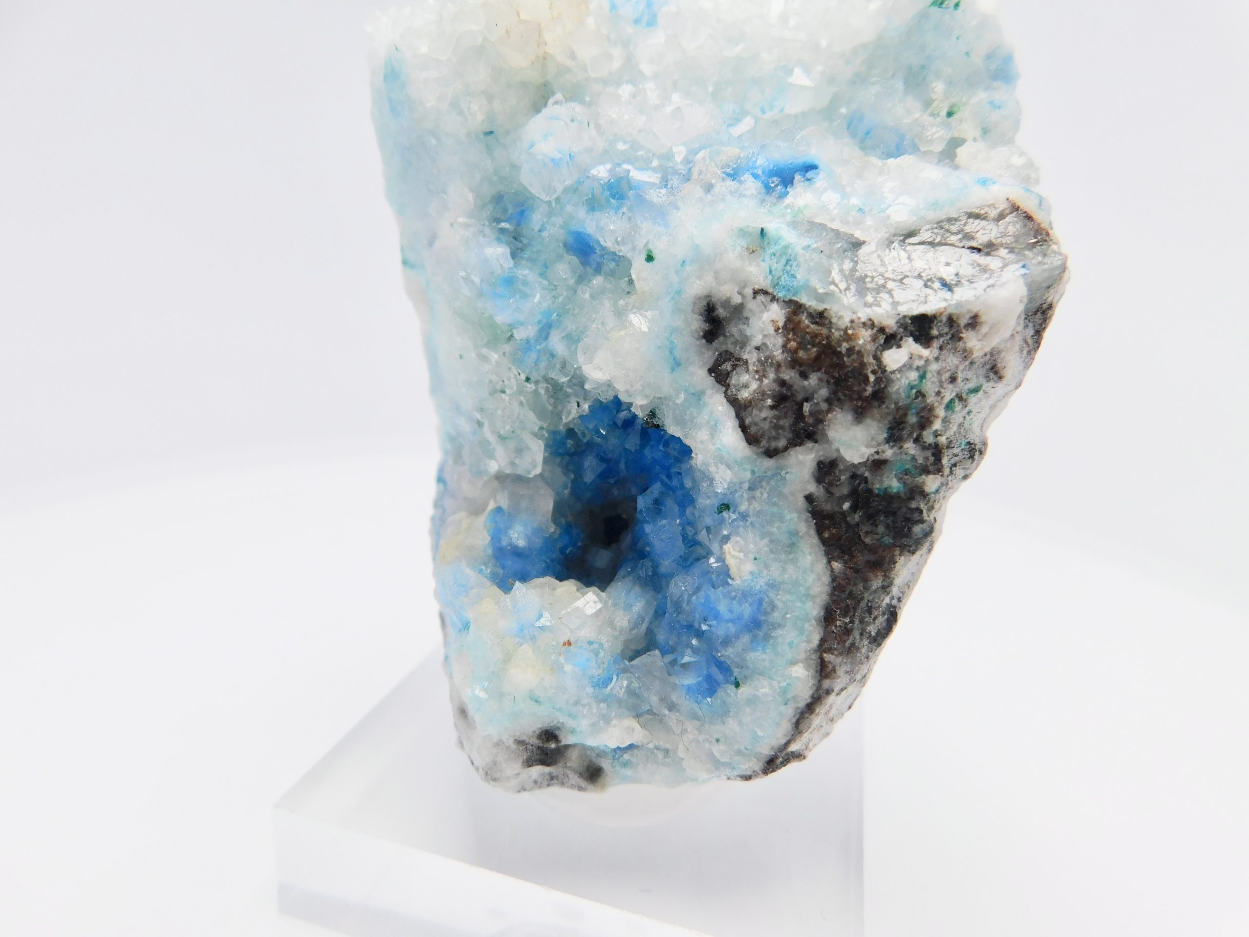 Shattuckite in quartz - Image 3