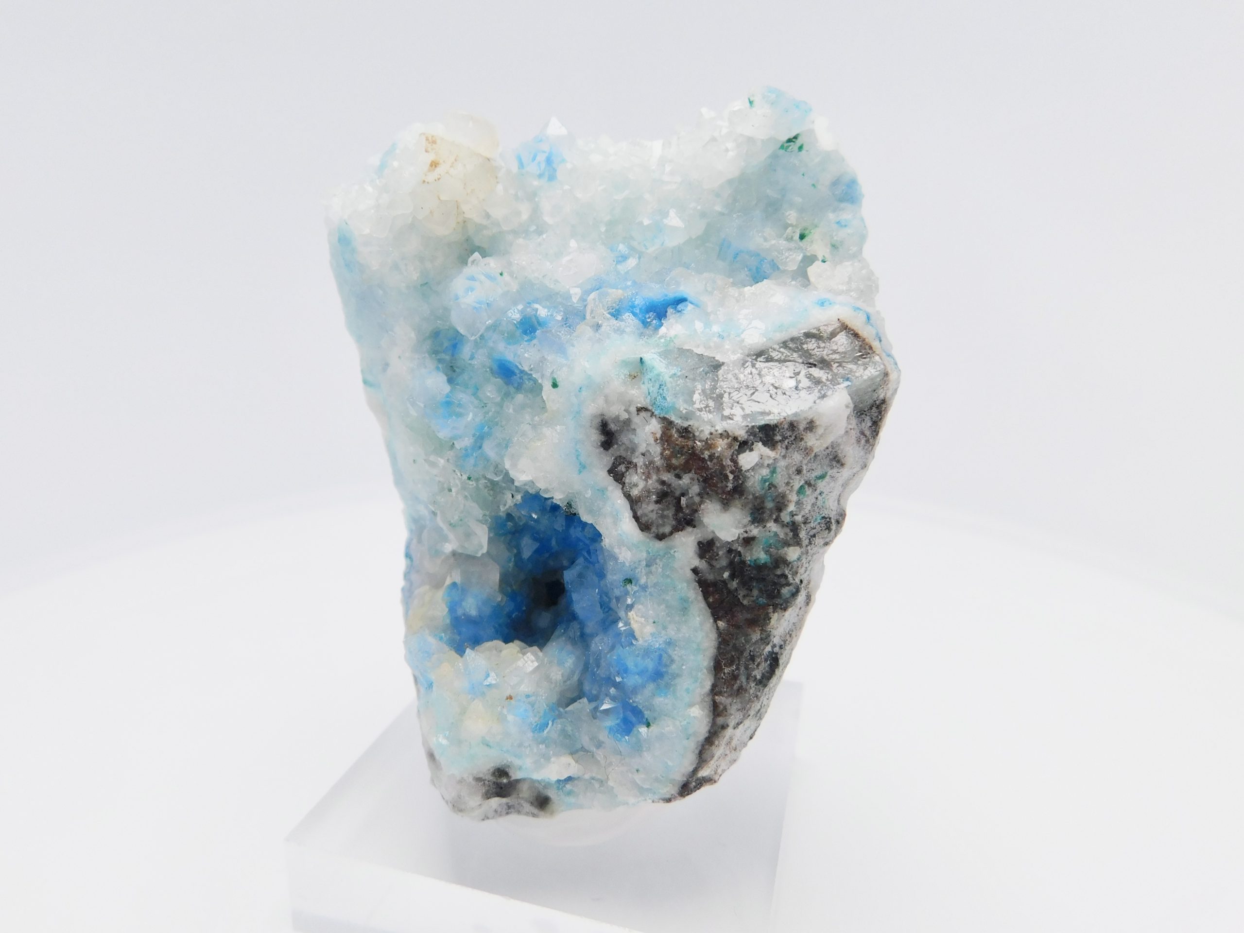Shattuckite in quartz - Image 5