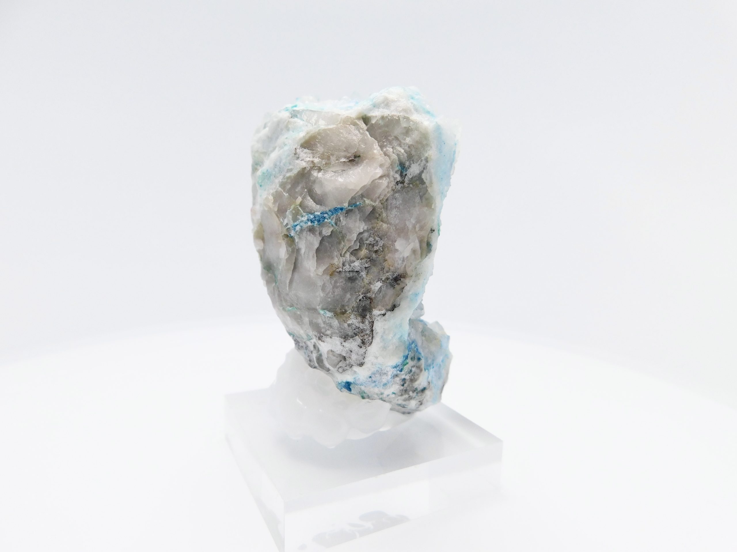 Shattuckite in quartz - Image 10