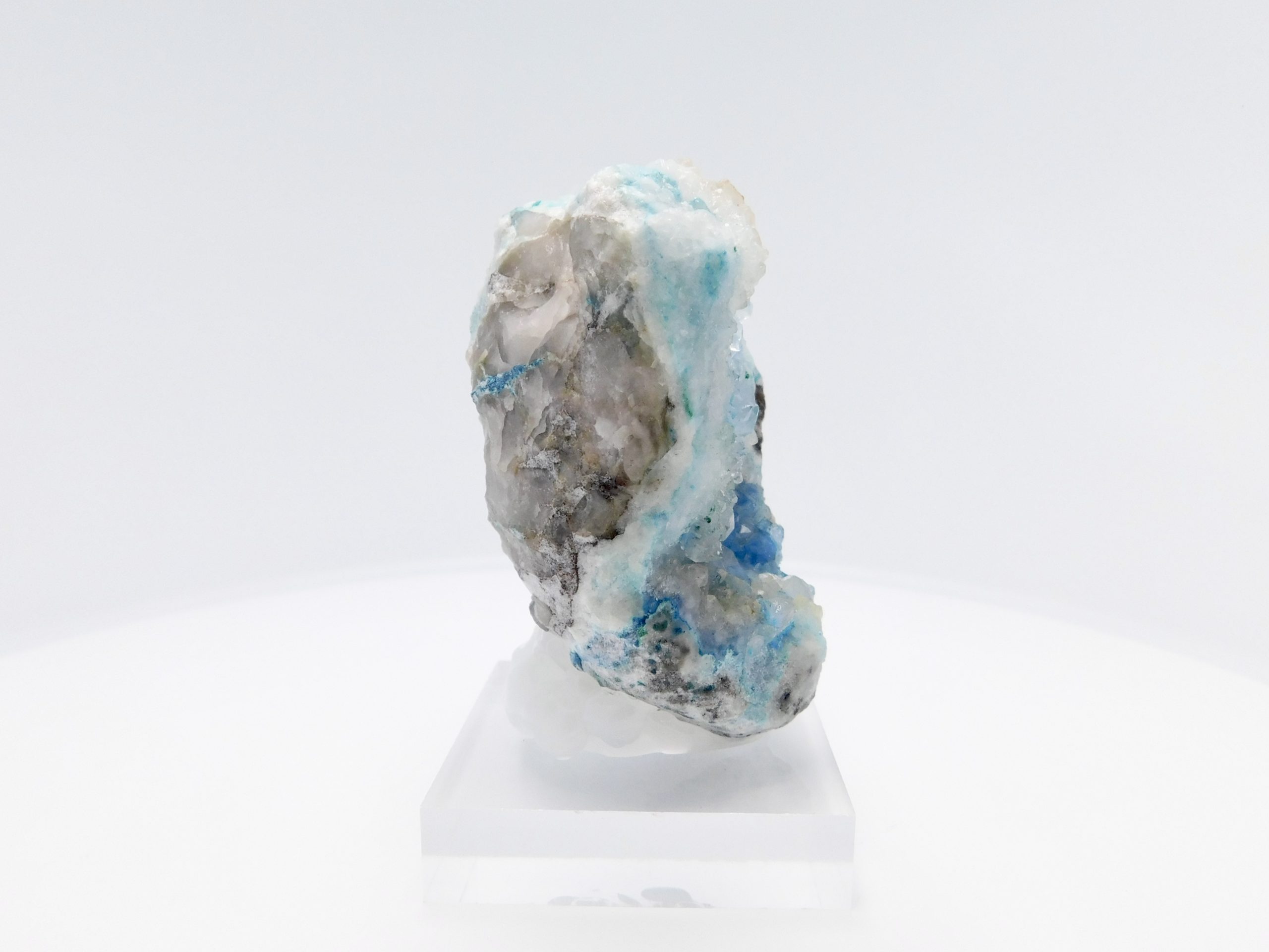 Shattuckite in quartz - Image 11
